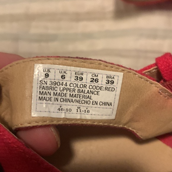 Women’s Skechers Eyelet Turtledove Pattern Red Espadrilles Size 9 - Picture 7 of 7